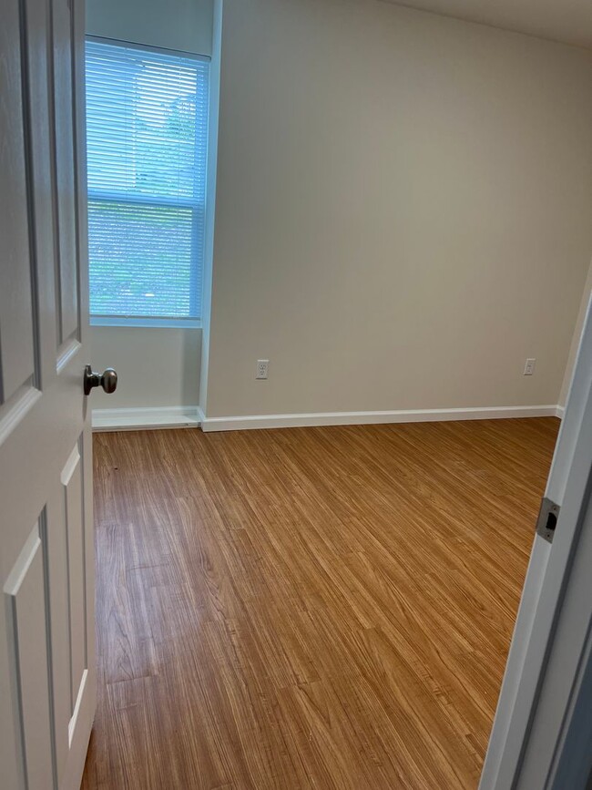 Building Photo - Brand new 4 beds 2 bath house