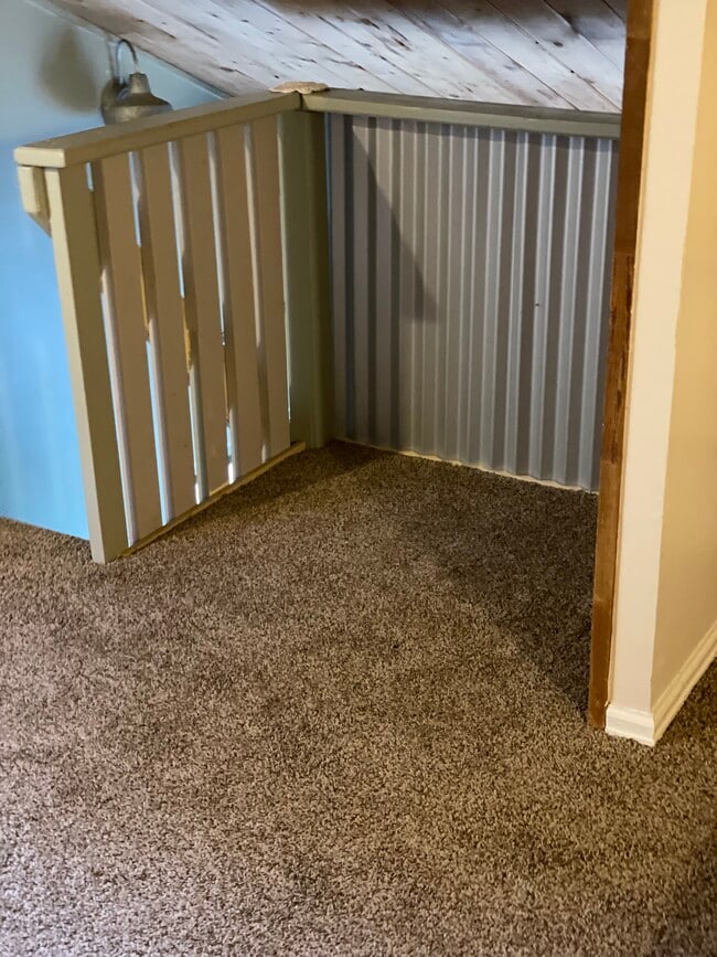 Loft - Storage Nook - 600 E Glenwood Ave