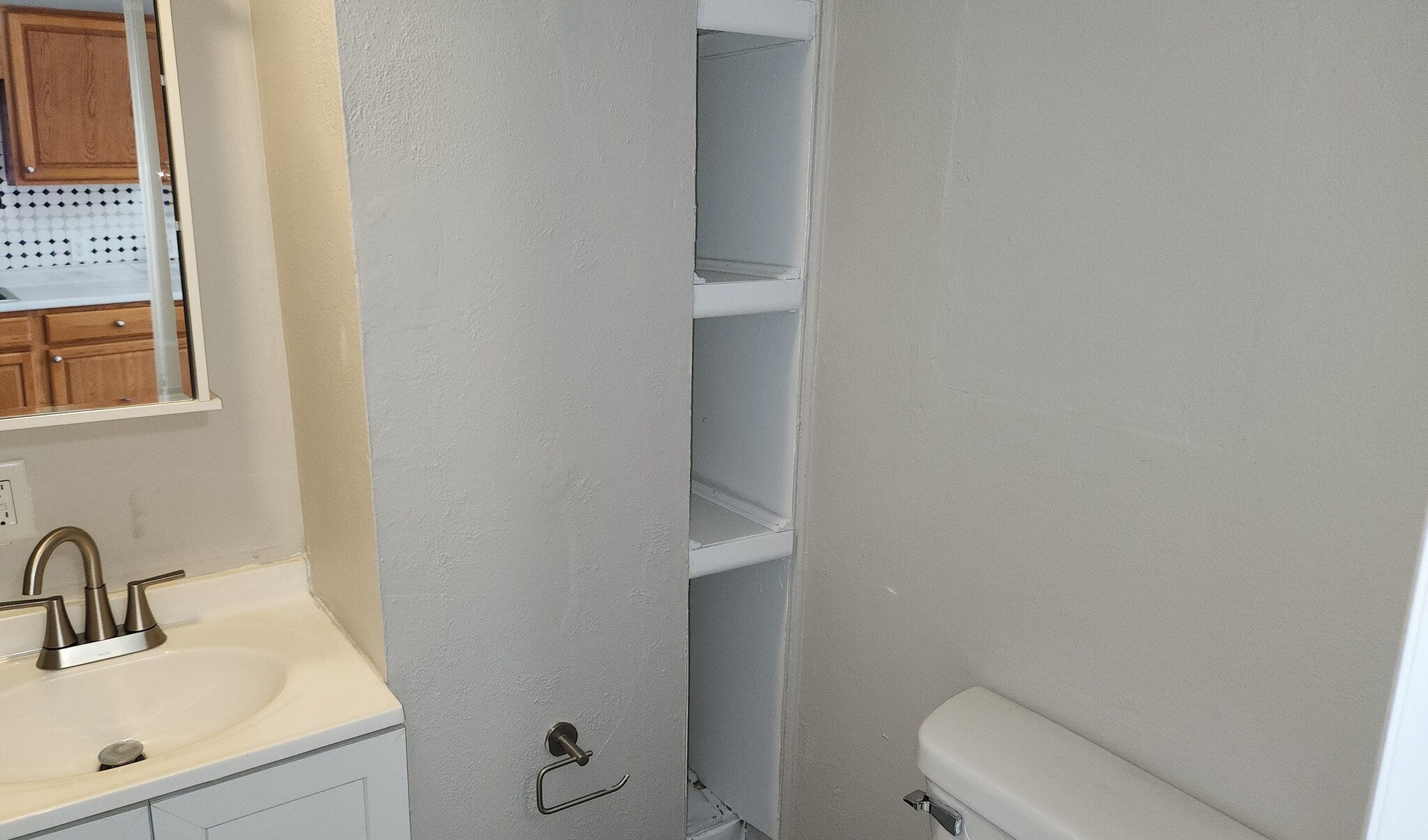 Building Photo - 30917 Shady Ln