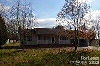 Building Photo - 126 Salem Meadow Dr