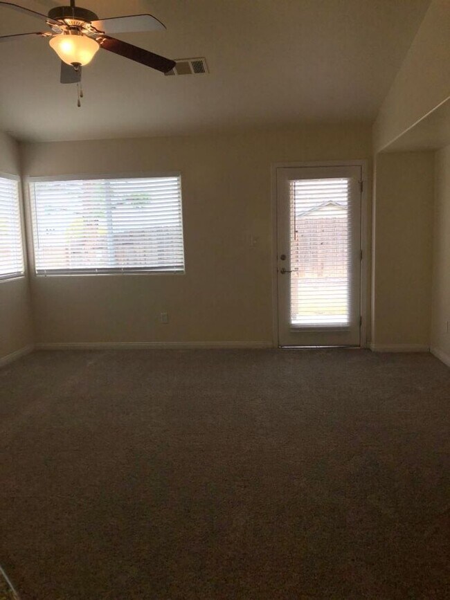 Building Photo - 13003 Lake Pueblo Way