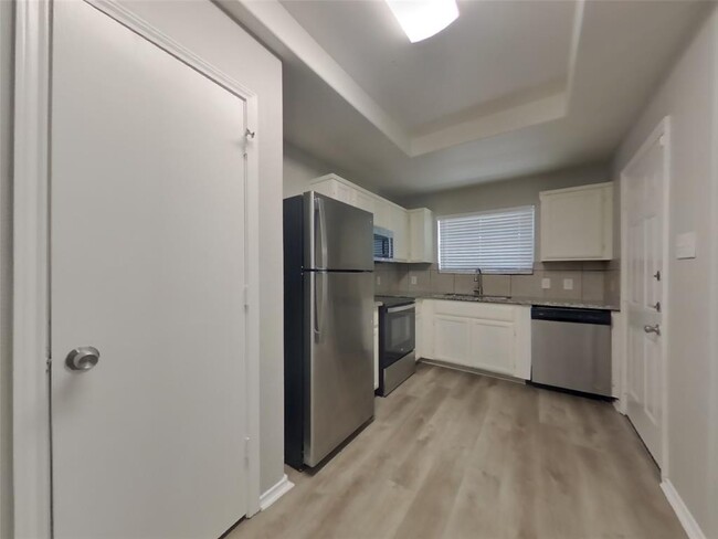 Building Photo - 5514 Rio Ramos St