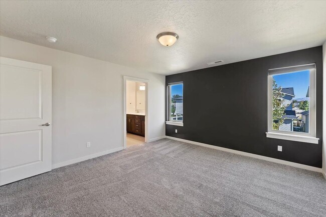 Building Photo - Meridian Spacious Retreat with Neighborhoo...