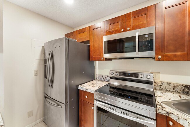 Building Photo - 1108 Green Pine Blvd