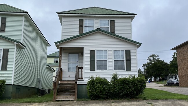 Primary Photo - 807 Folmar St