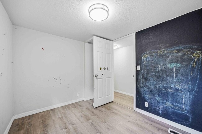 Building Photo - 6437 Spinner Dr