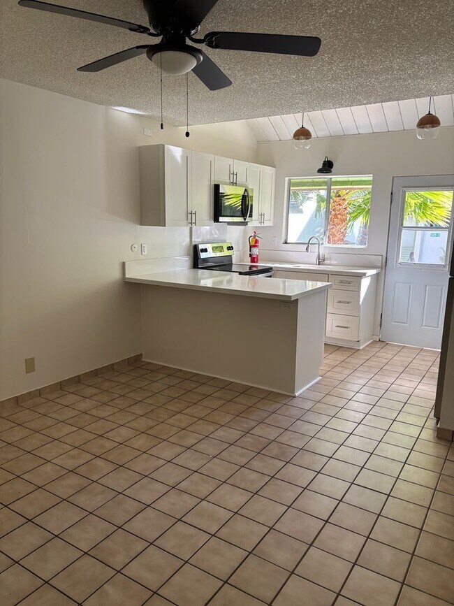 Building Photo - Hawaii Kai - The Village Green - 3 Bdrm/2 Bath/2 Prkg - $3,400