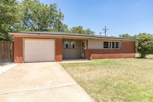 Building Photo - Unique home