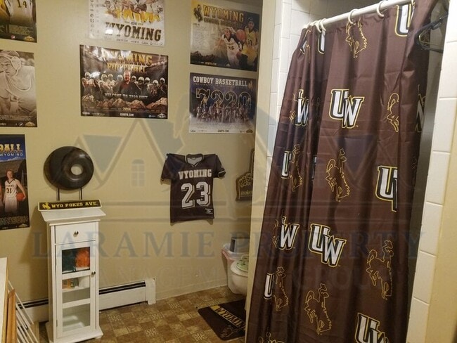 Building Photo - 1318 Shield St