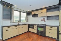 Building Photo - 600 Main St