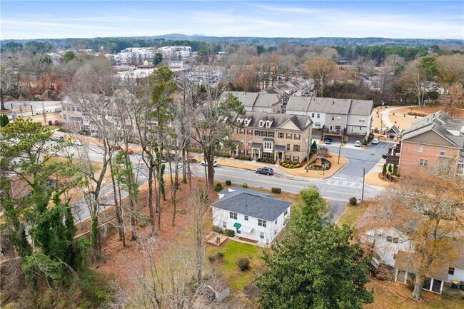 Building Photo - 2790 Sardis St