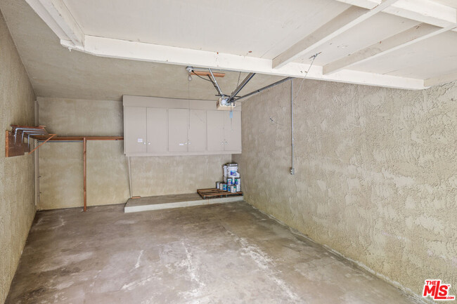 Building Photo - 1122 Peck Dr