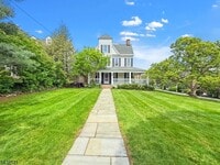 Building Photo - 35 Green Ave