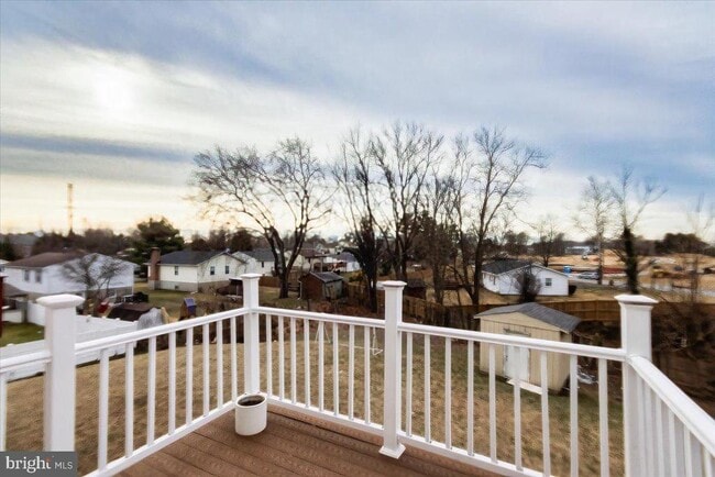 Building Photo - 17 Karendale Ct