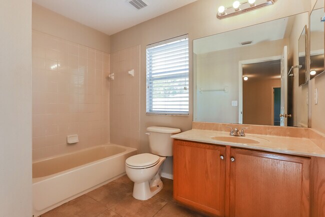 Building Photo - 4 Bedroom Tampa Home