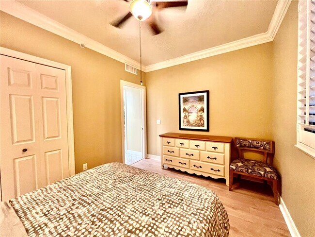 Building Photo - 3191 Matecumbe Key Rd