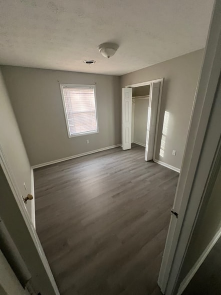 Building Photo - 107 Molloy Ct