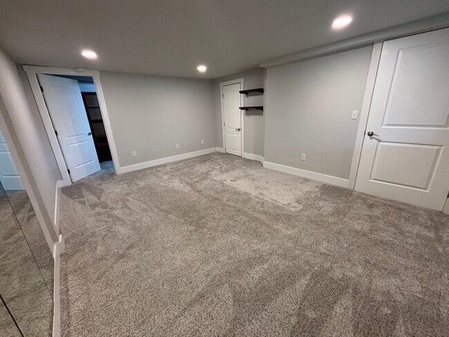 Building Photo - 8582 Long Lake Rd SE