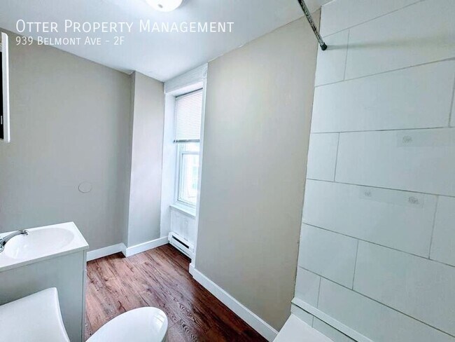 Building Photo - 939 Belmont Ave