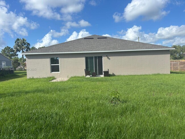 Building Photo - 1073 SW Eureka Ave