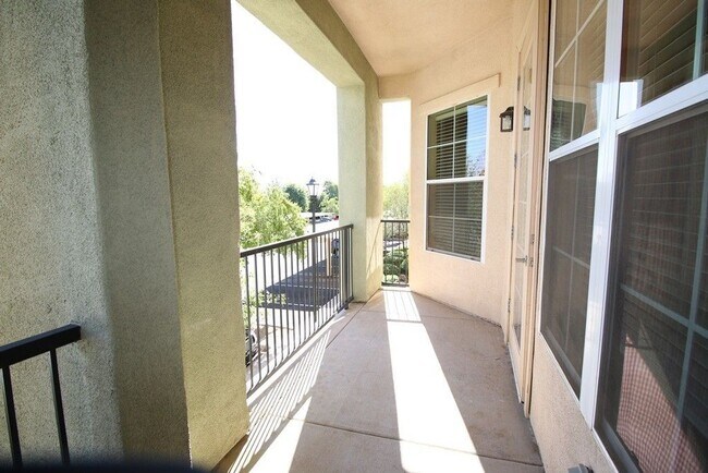 Building Photo - 14575 W Mountain View Blvd