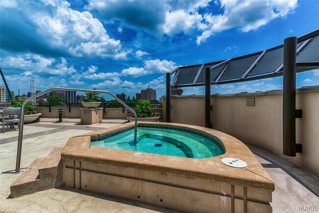 Building Photo - 4909 Laclede Ave