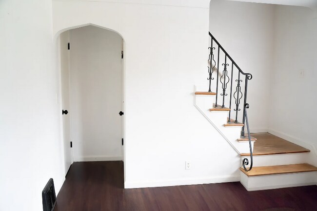 Building Photo - 1331 Le Mar Dr
