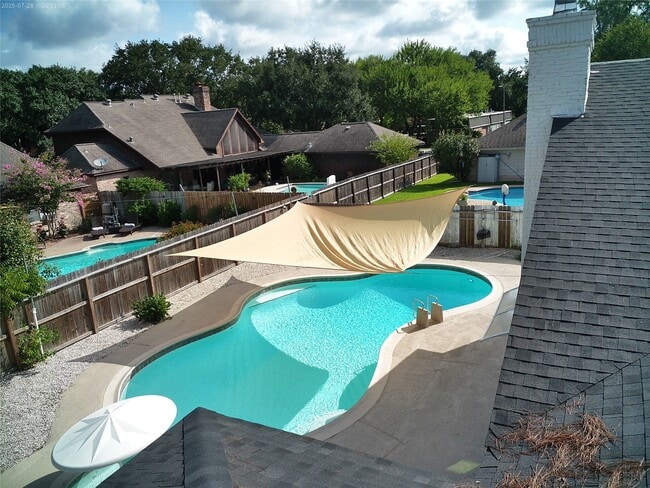 Building Photo - 3006 Golden Hills Ln