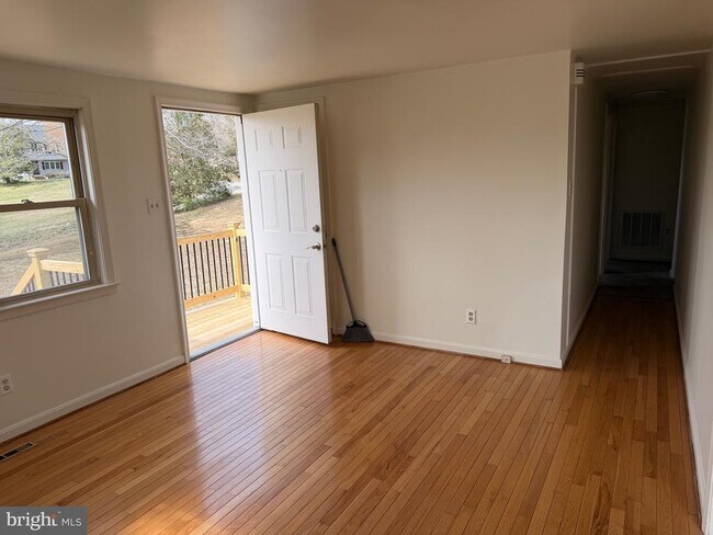 Building Photo - 7285 Clyde Jones Rd