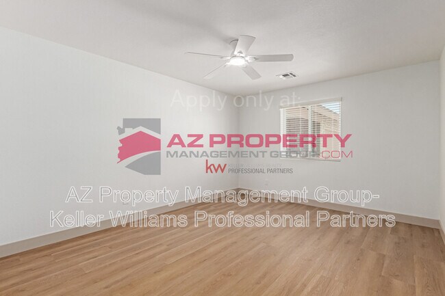 Building Photo - 7660 W Palmaire Ave