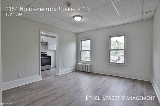 Primary Photo - 1154 Northampton St