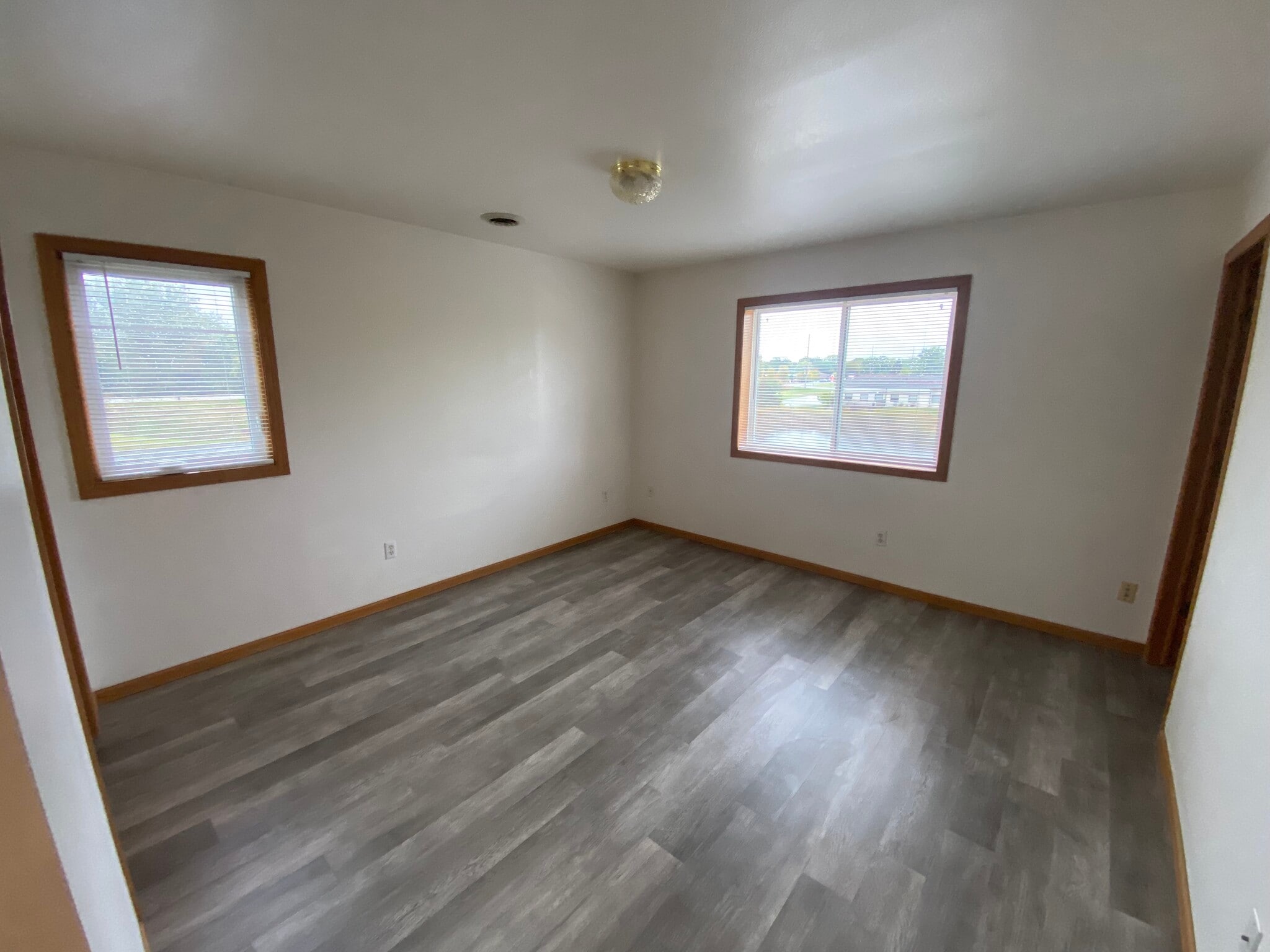 Building Photo - 523 Trail Side Dr