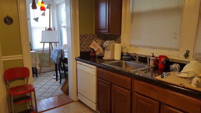 Building Photo - Fabulous 2BR Apartment on Arthur Ashe Blvd!