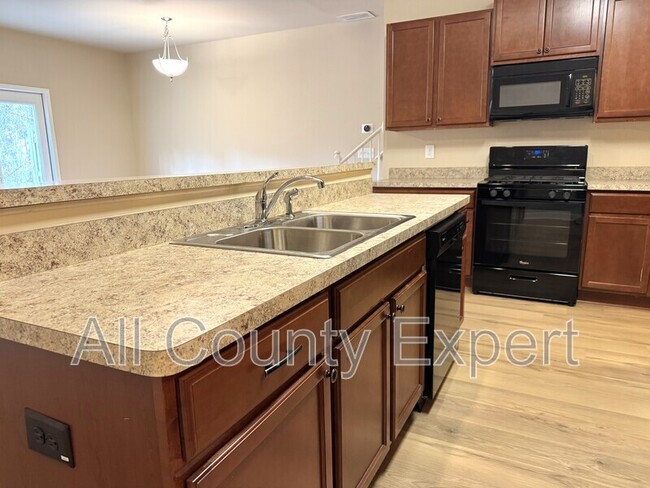 Building Photo - 187 Townview Dr