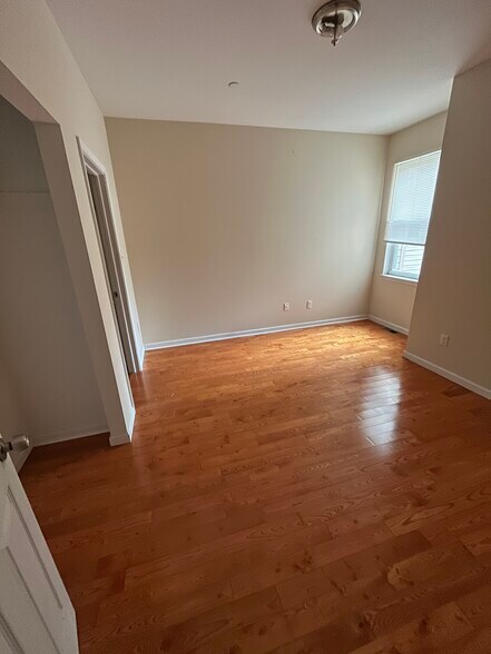 bed - 1228 S 45th St
