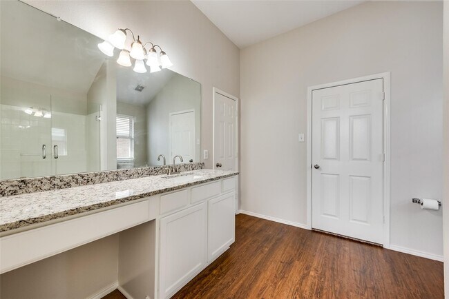 Building Photo - 5909 Paloma Blanca Dr