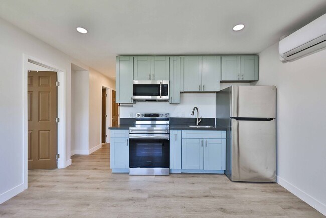 Building Photo - 3758-3764 Louisiana St