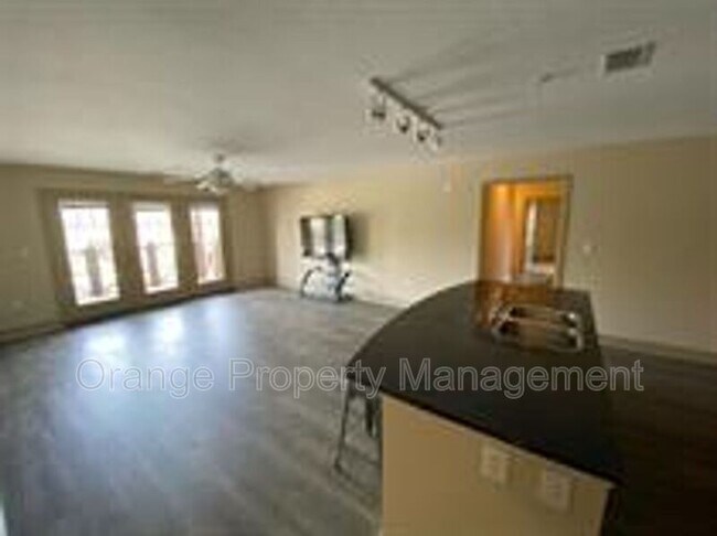 Building Photo - 1621 Muscovy Wy