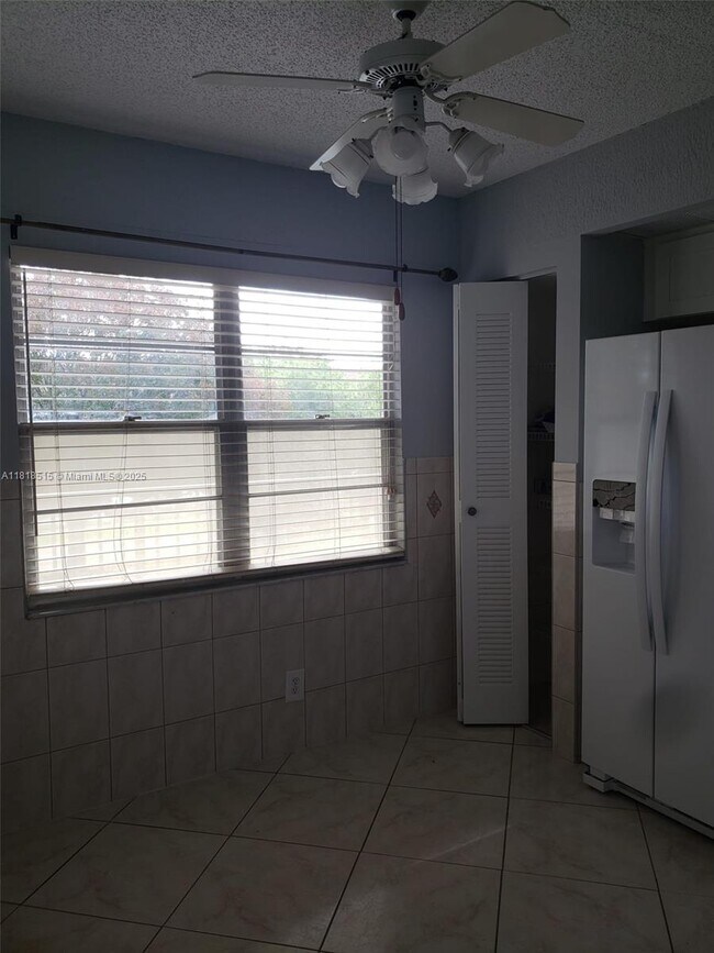 Building Photo - 1300 SW 125th Ave