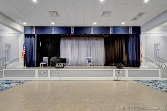 Building Photo - 5451 Verona Dr