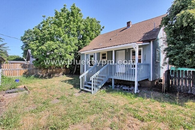 Building Photo - 3 bed, 1 bath Home w/ Easy Freeway Access Near Washington Elem School