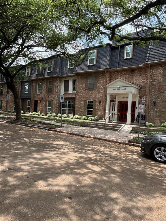 Building Photo - 357 N Post Oak Ln