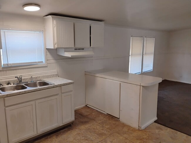 Building Photo - 121 Whiteface Dr