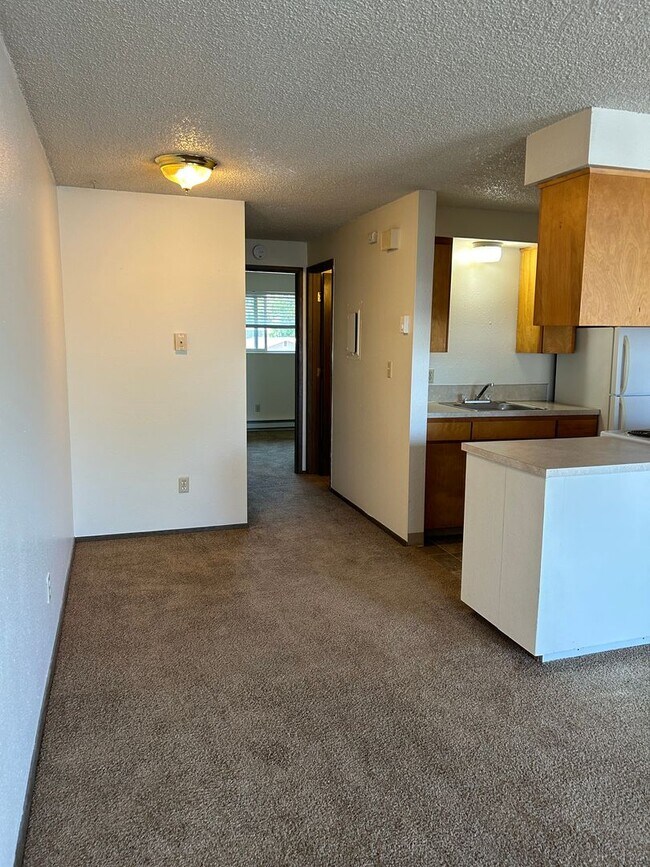 Building Photo - 1215 Pioneer St