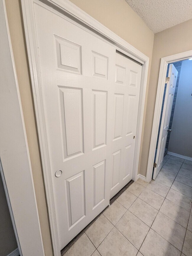 Building Photo - 8909 Colony Ridge Cir