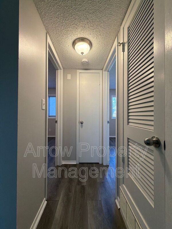 Building Photo - 729 H St