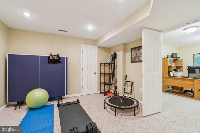 Building Photo - 47660 Pennrun Way