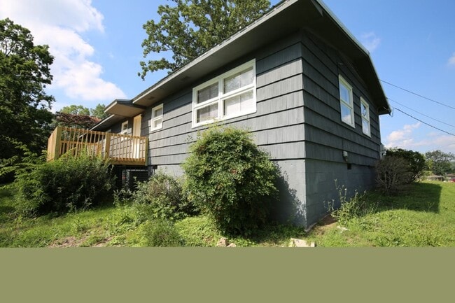 Building Photo - 2816 8th St NE