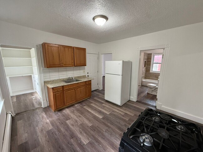 Building Photo - 122-124-124 Shultas Pl