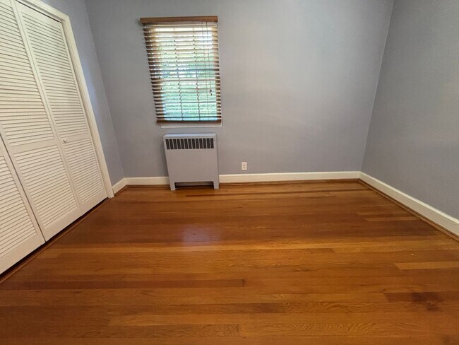 Building Photo - 3479 Overbrook Dr